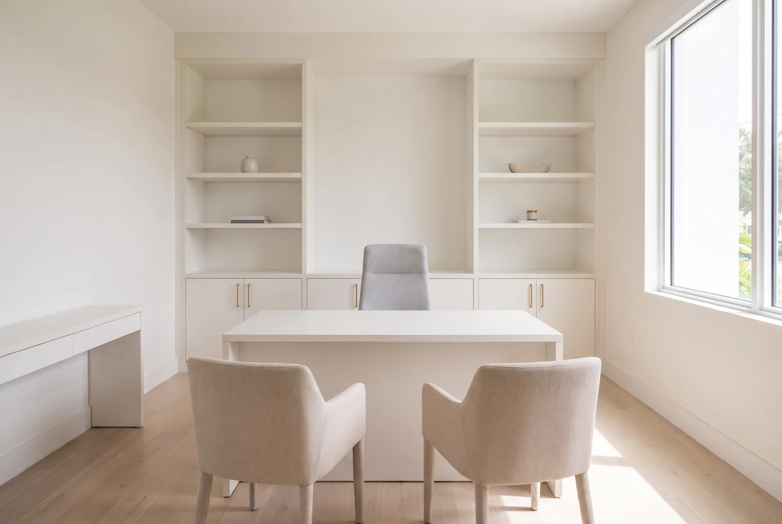 Concept rendering, owner's office, Essential level: white laminate wall unit and desk